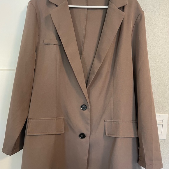 Like new Plus solid blazer - Picture 4 of 4